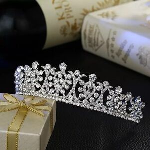 Elegant Silver Tiara Hair Accessory
